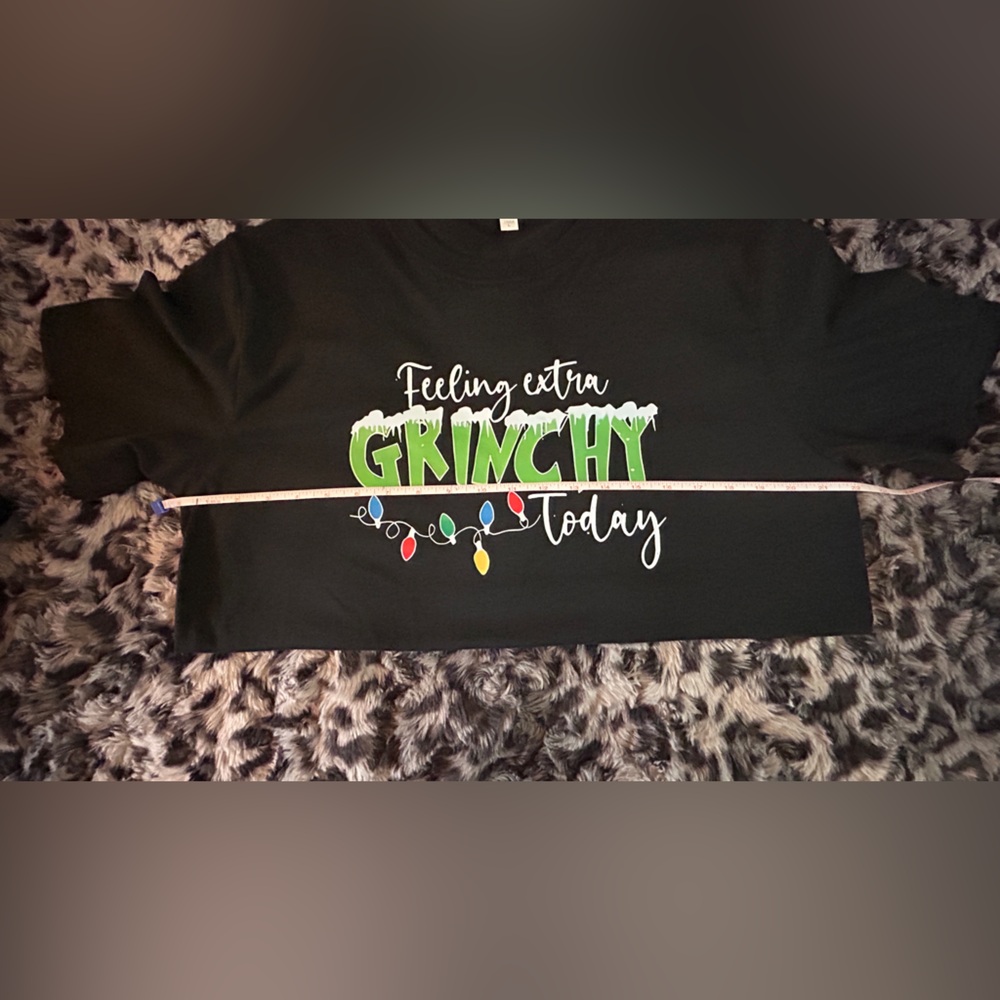 Christmas grinch T-shirt, size large 100% cotton NWOT - Picture 9 of 11